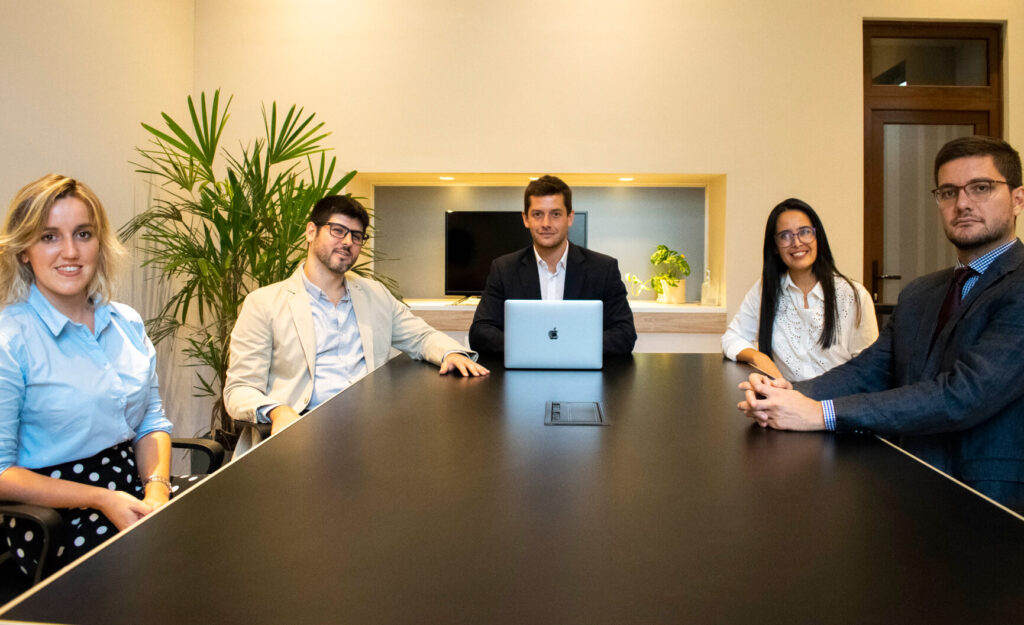 trabaja-con-nosotros-igvch-abogados